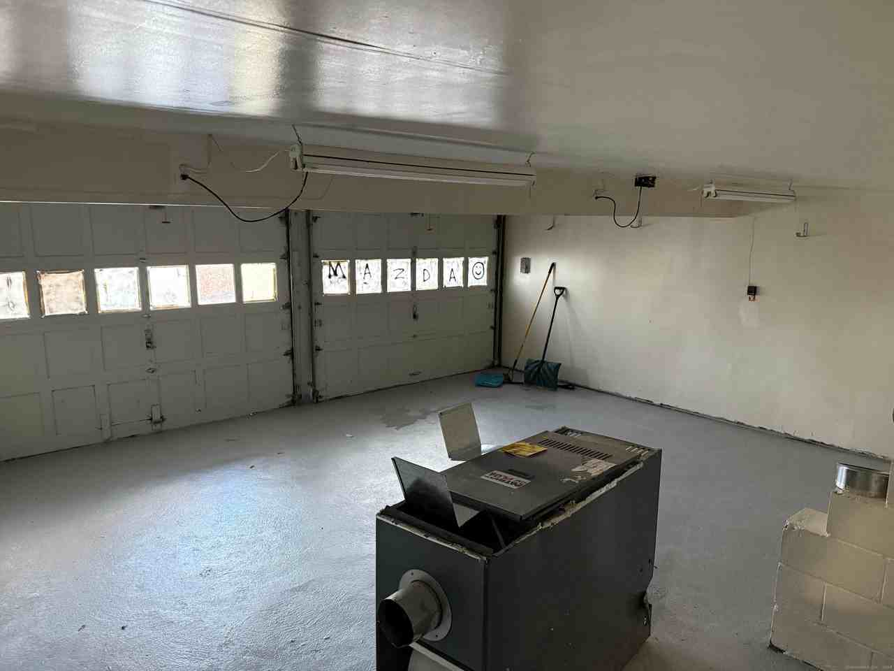 180 Rumford St - Photo 2 of 11