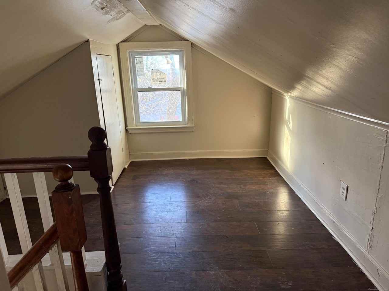 180 Rumford St - Photo 5 of 11