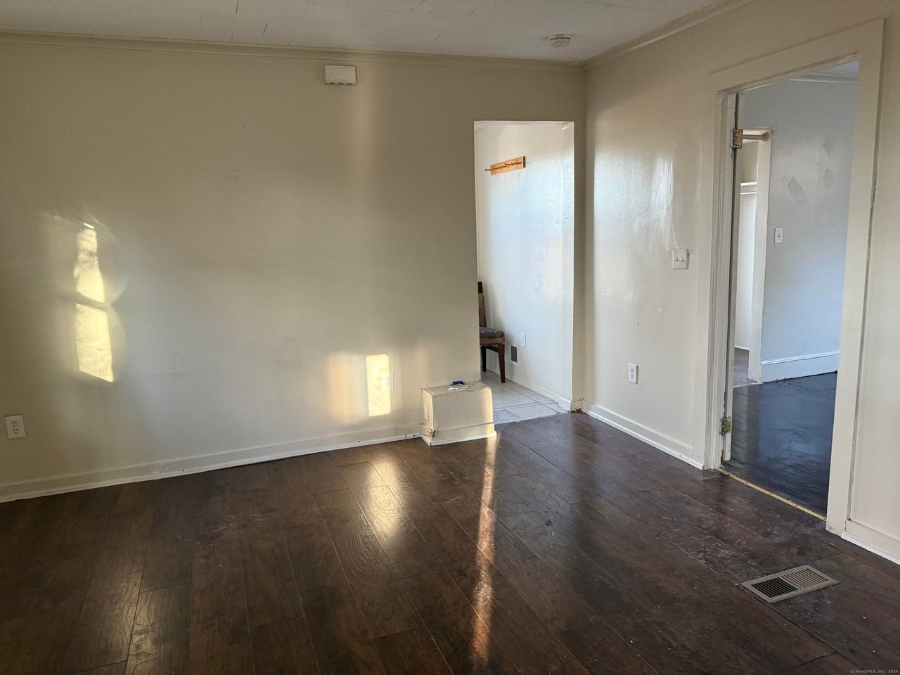 180 Rumford St - Photo 7 of 11