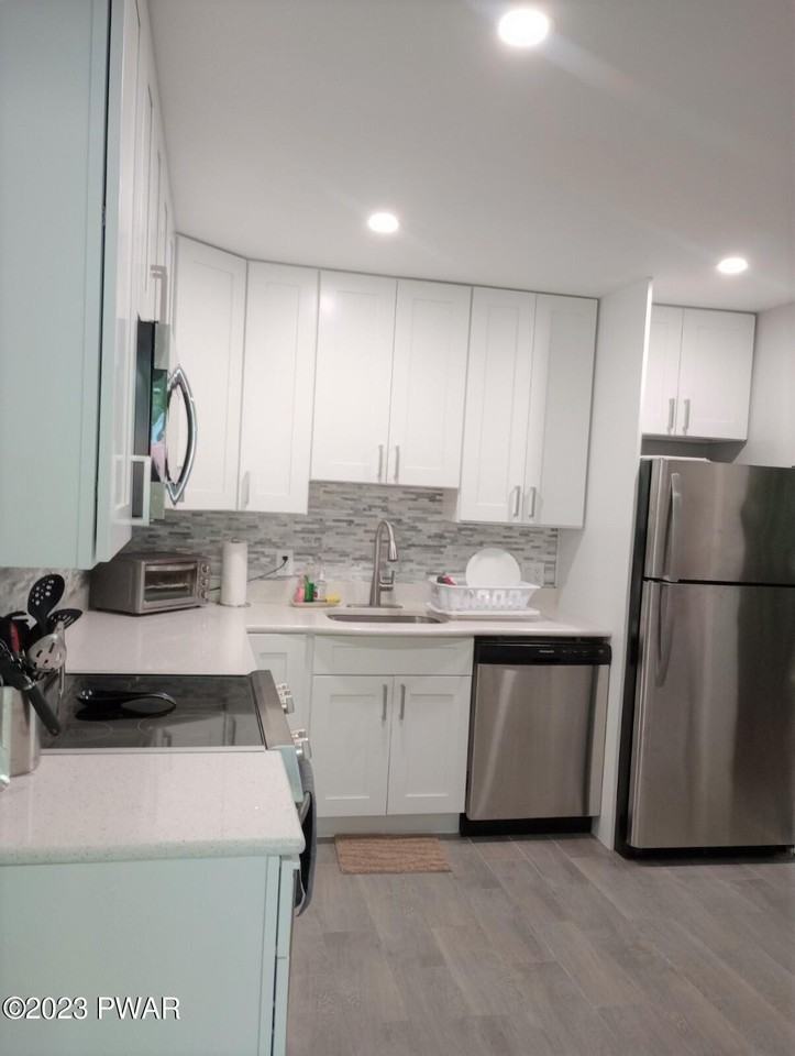 403 Canoebrook Drive - Photo 7 of 41