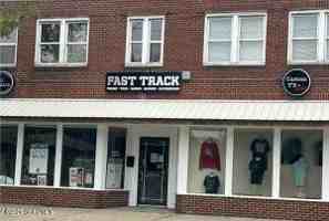 featured image of 240 Warren St Apt 7 #Apt 7