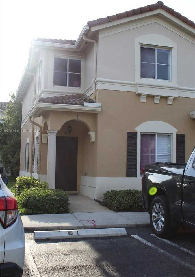 8850 W Flagler St - Photo 2 of 32