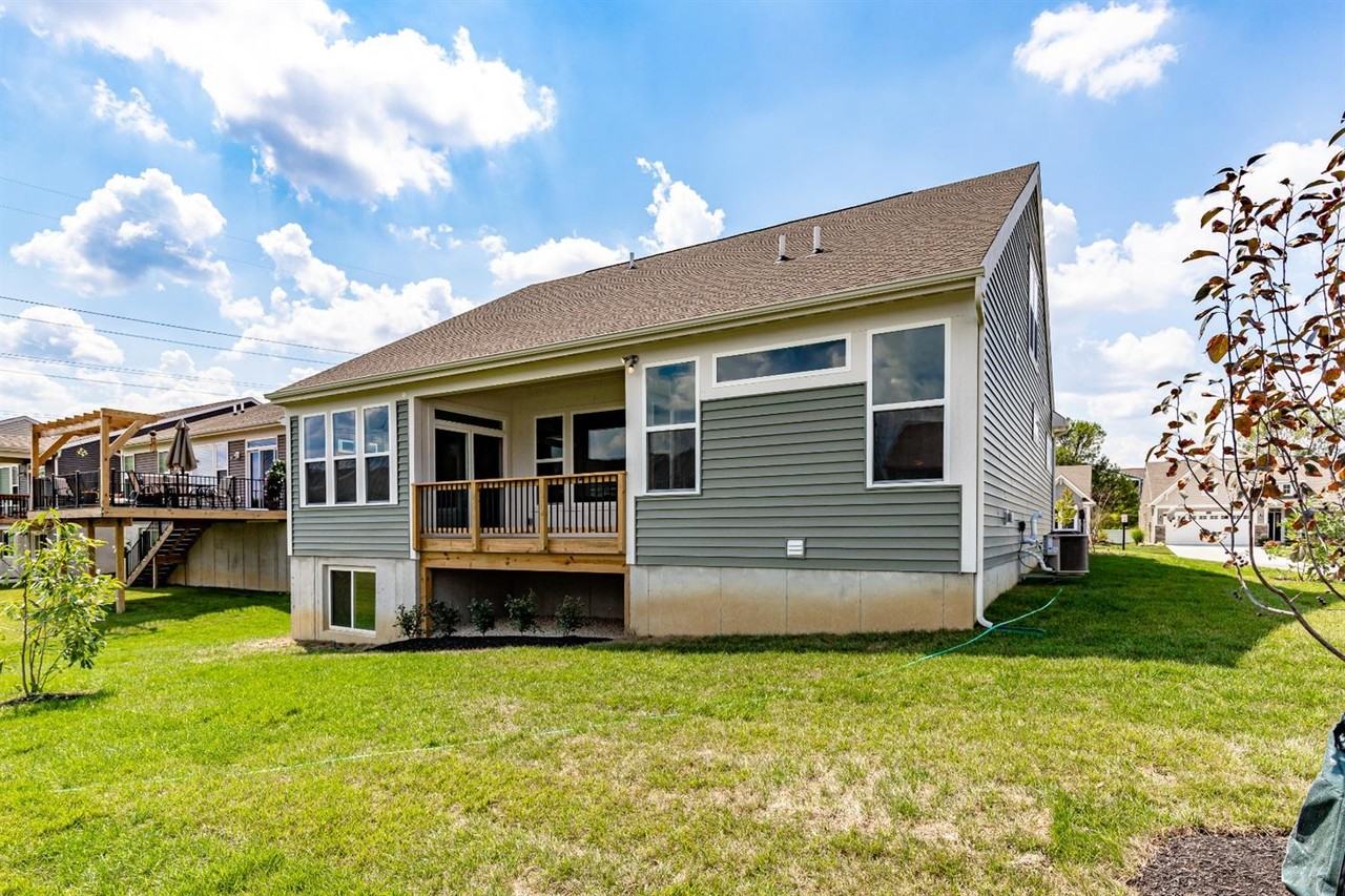 7630 Watercrest Ct - Photo 3 of 39