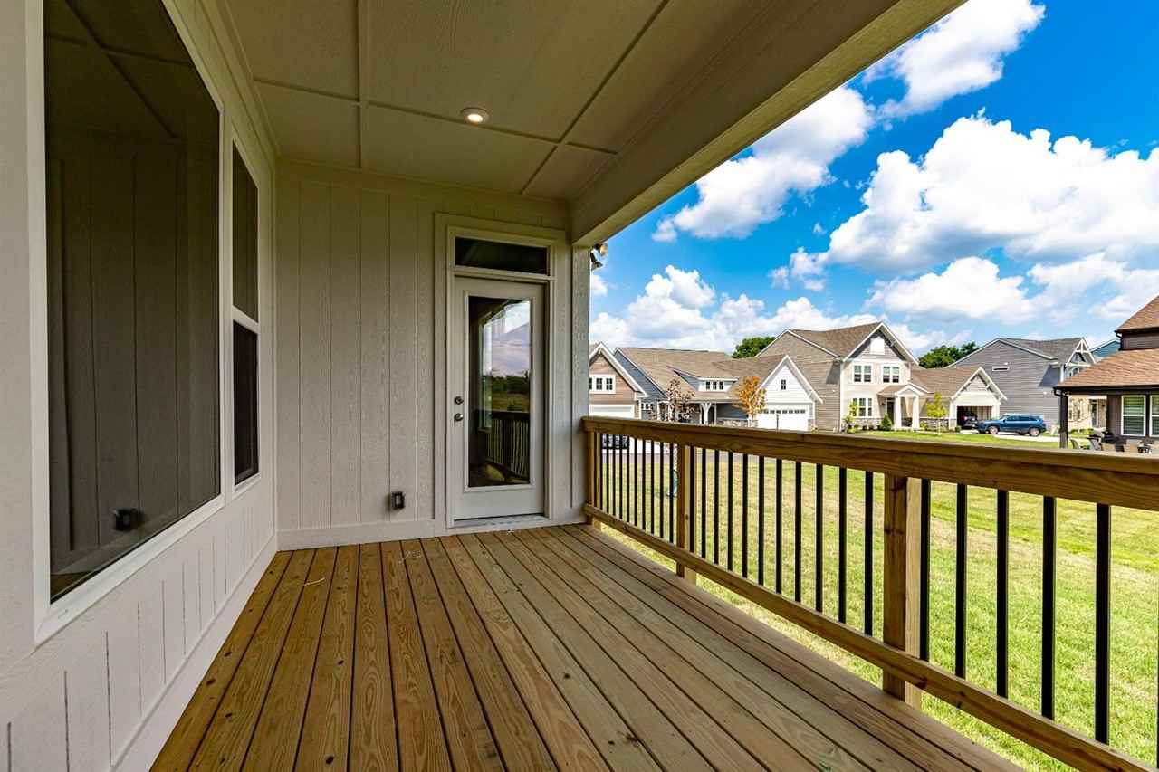 7630 Watercrest Ct - Photo 7 of 39