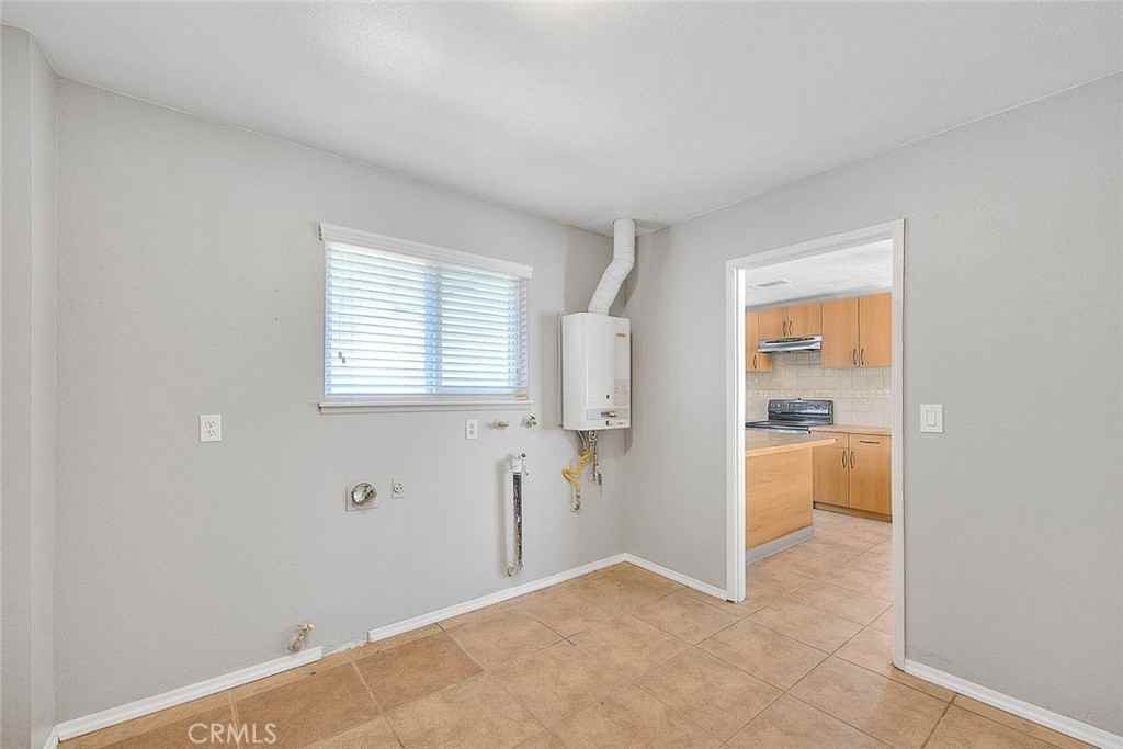 38926 Lewis Court - Photo 4 of 46