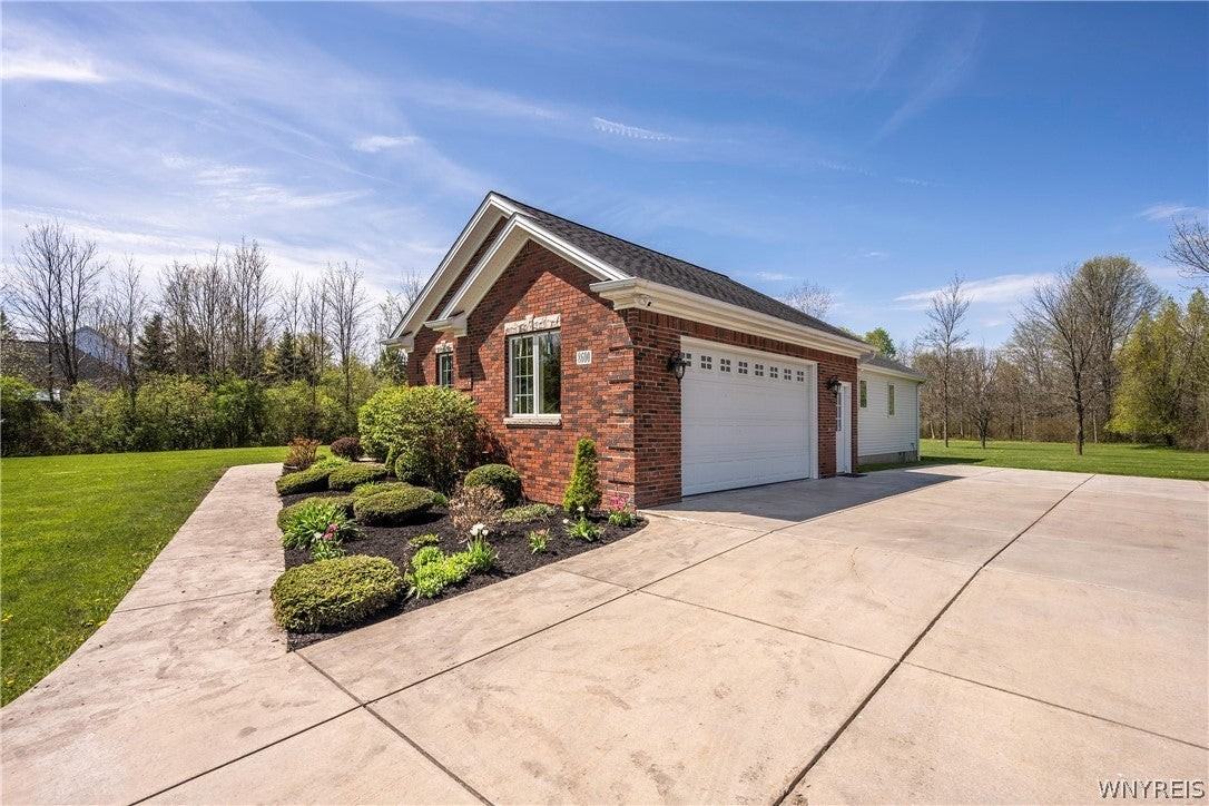 8600 Northfield Rd - Photo 7 of 50