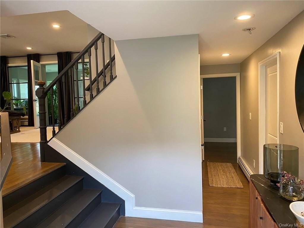 6 Halstead Dr - Photo 3 of 21