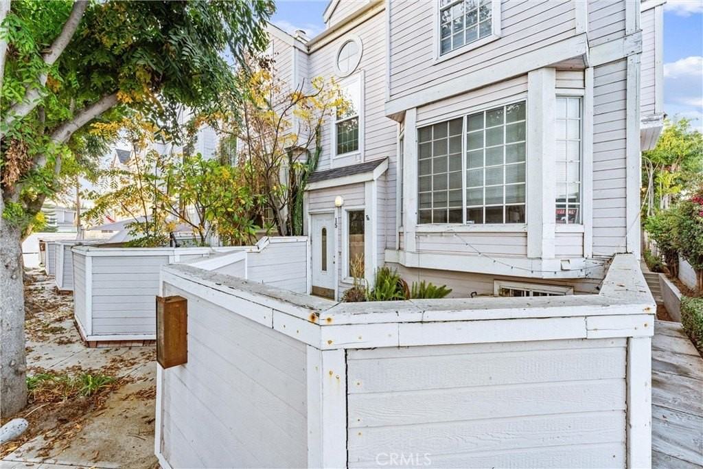 1751 E 68th St - Photo 2 of 21