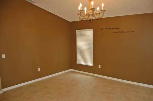 6033 Hickory Grove Ln - Photo 3 of 19