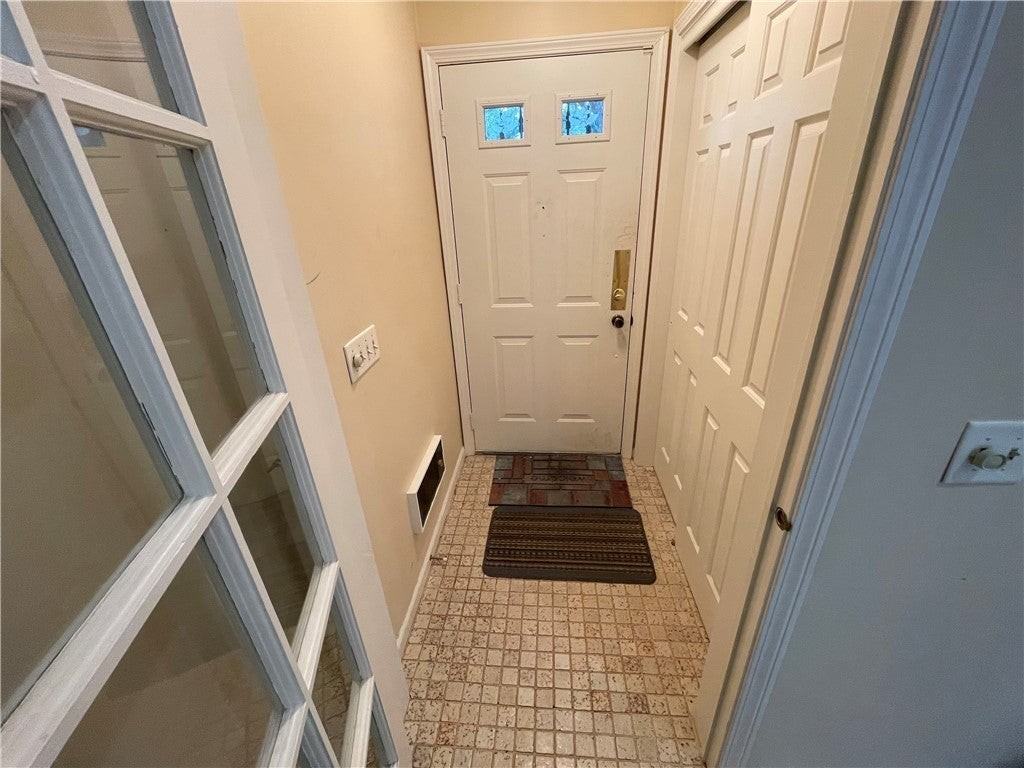 81 Frenchwoods Cir - Photo 3 of 26