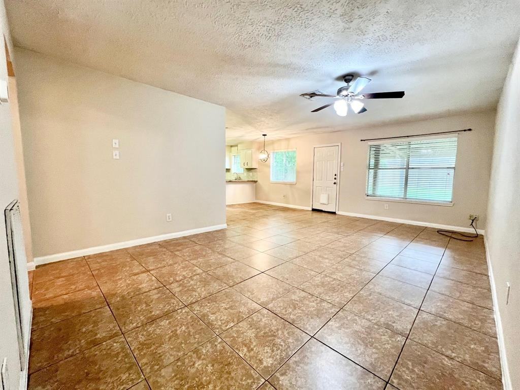 5909 Country Pl - Photo 3 of 19