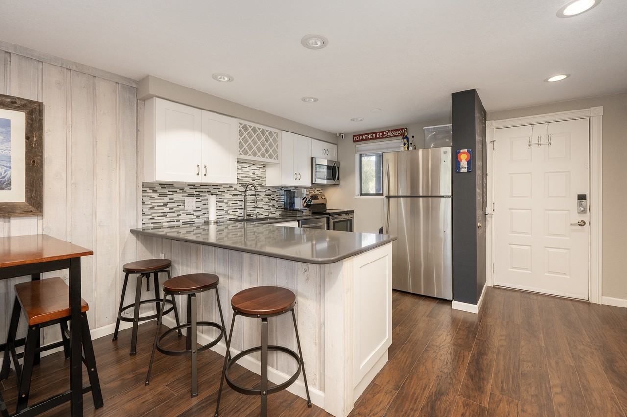 195 Village Dr Bldg 6 - Photo 3 of 31