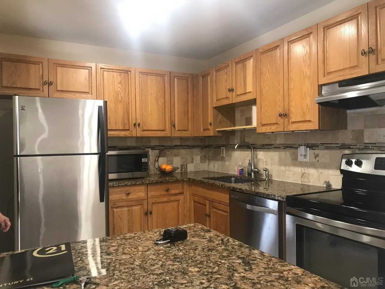 331 Potomac Dr - Photo 3 of 19