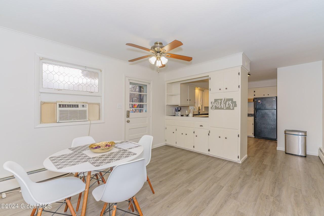 30 Parkwood St - Photo 6 of 12