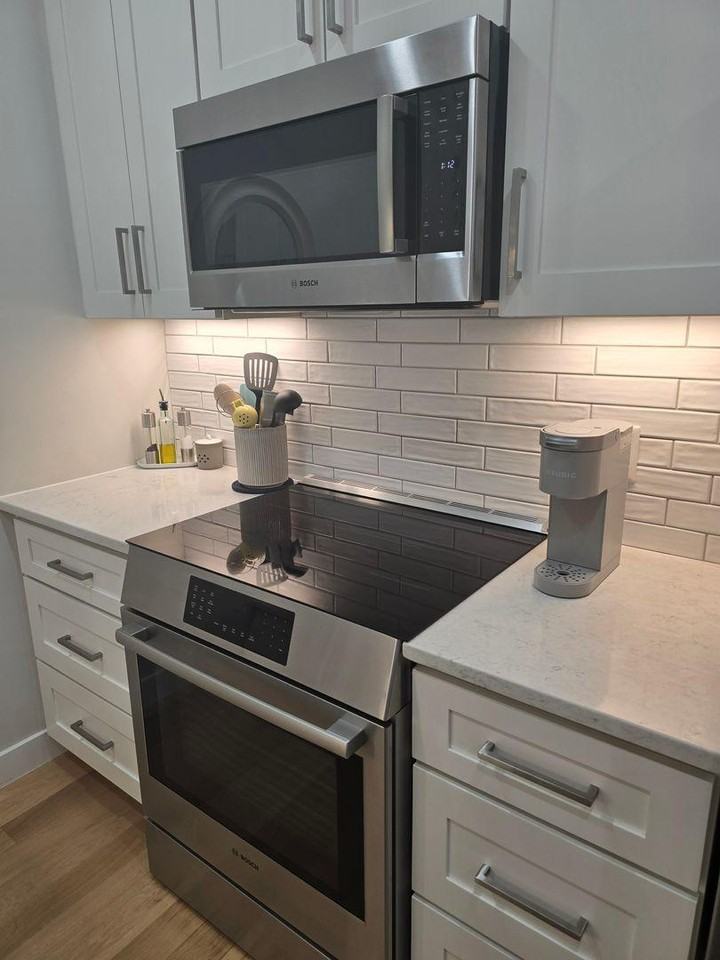 1066 Washington St - Photo 3 of 17