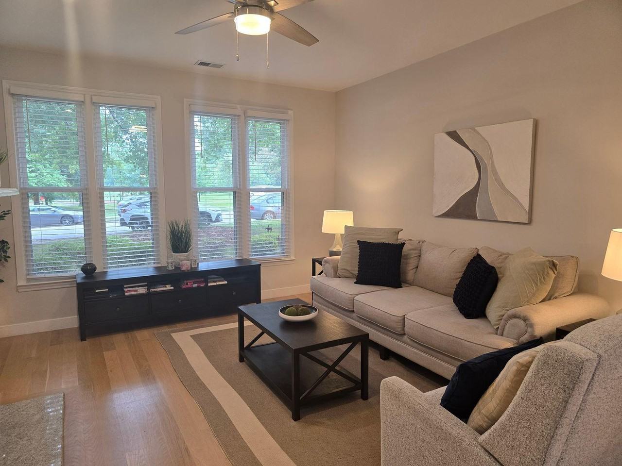 1066 Washington St - Photo 4 of 17