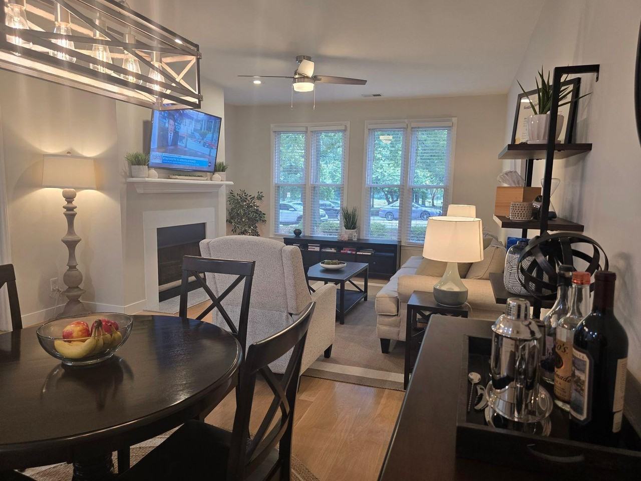 1066 Washington St - Photo 6 of 17