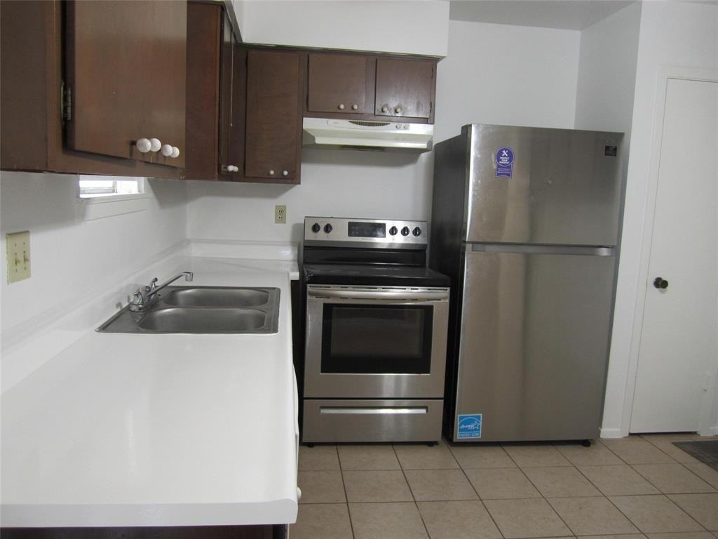 11231 Glenwolde Dr - Photo 3 of 19