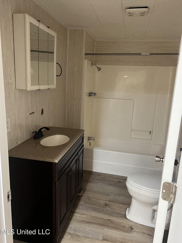 22001 Highway 613 - Photo 4 of 6