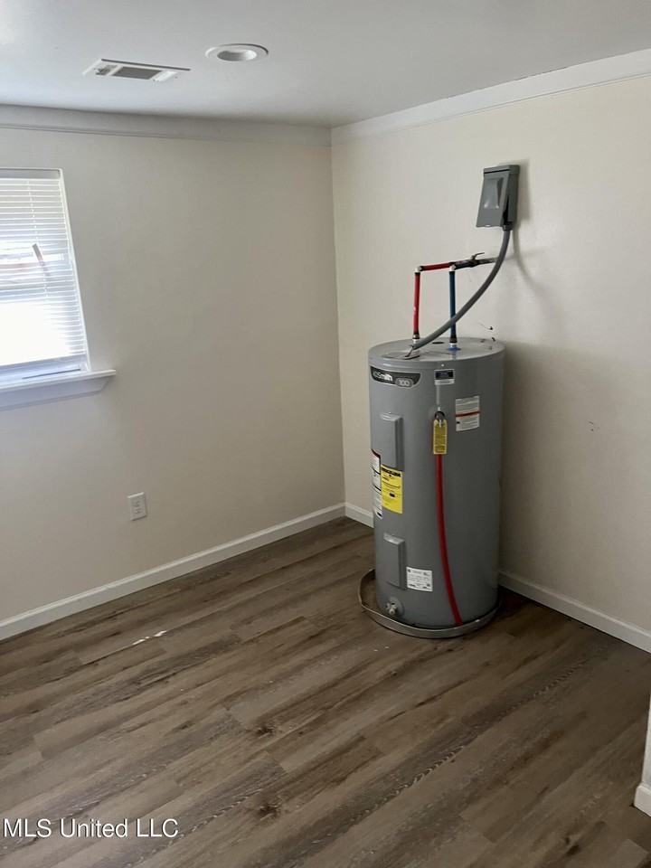 22001 Highway 613 - Photo 5 of 6