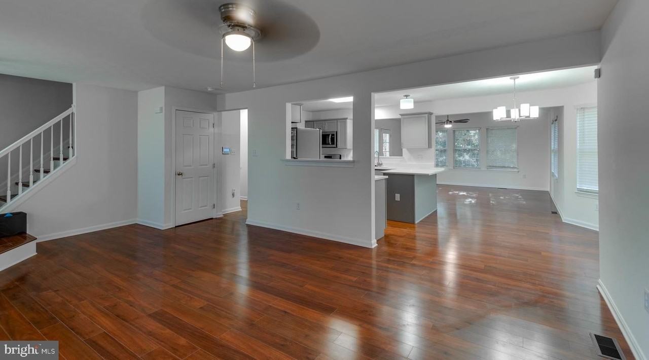 45487 Ballymore Pl - Photo 3 of 50