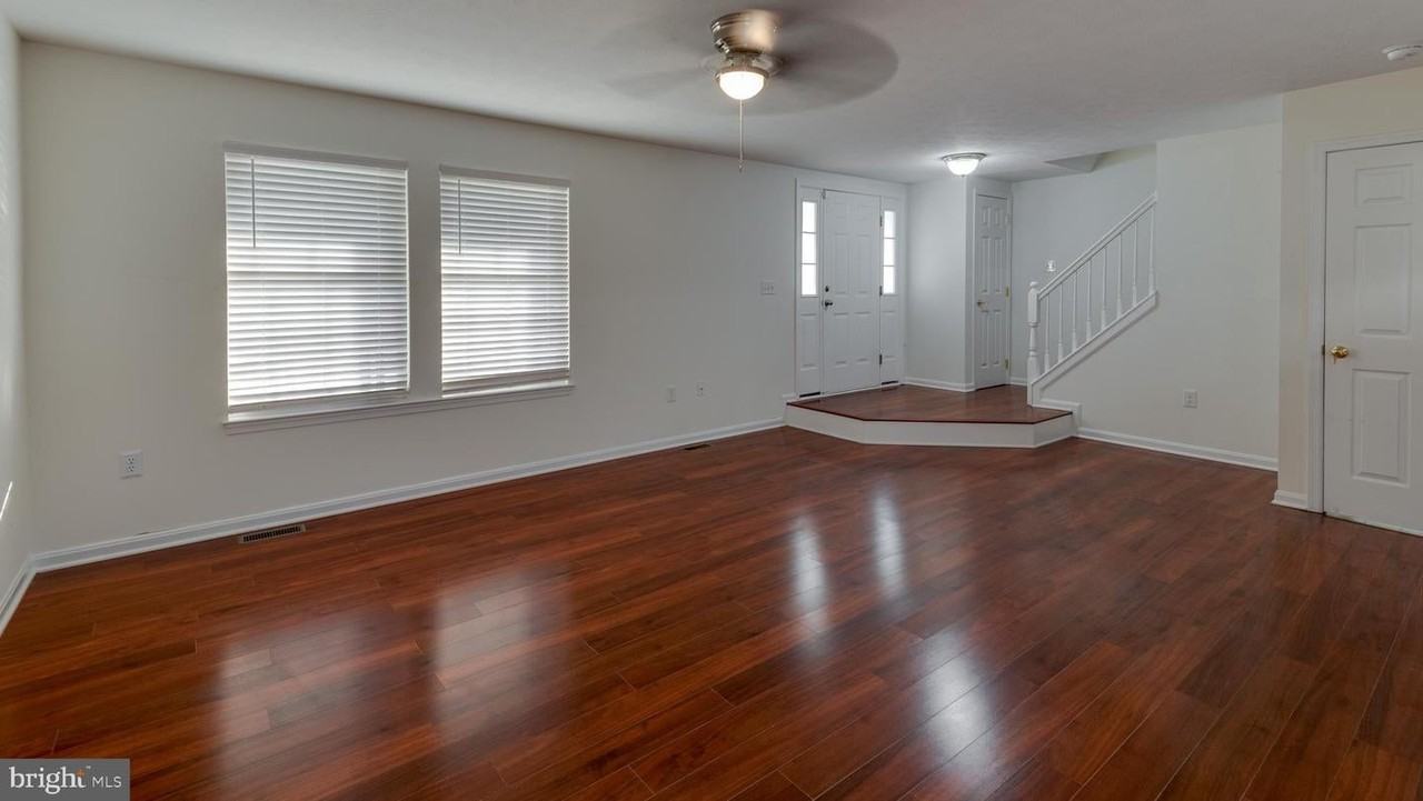 45487 Ballymore Pl - Photo 6 of 50