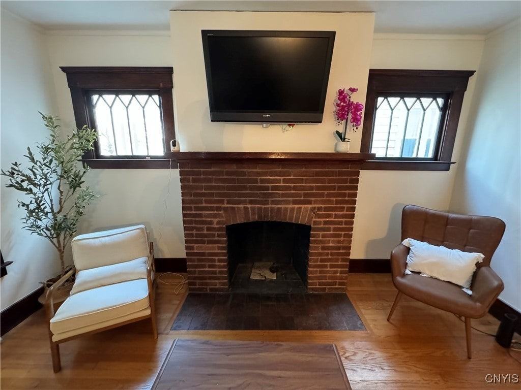 1036 Lancaster Ave - Photo 5 of 38