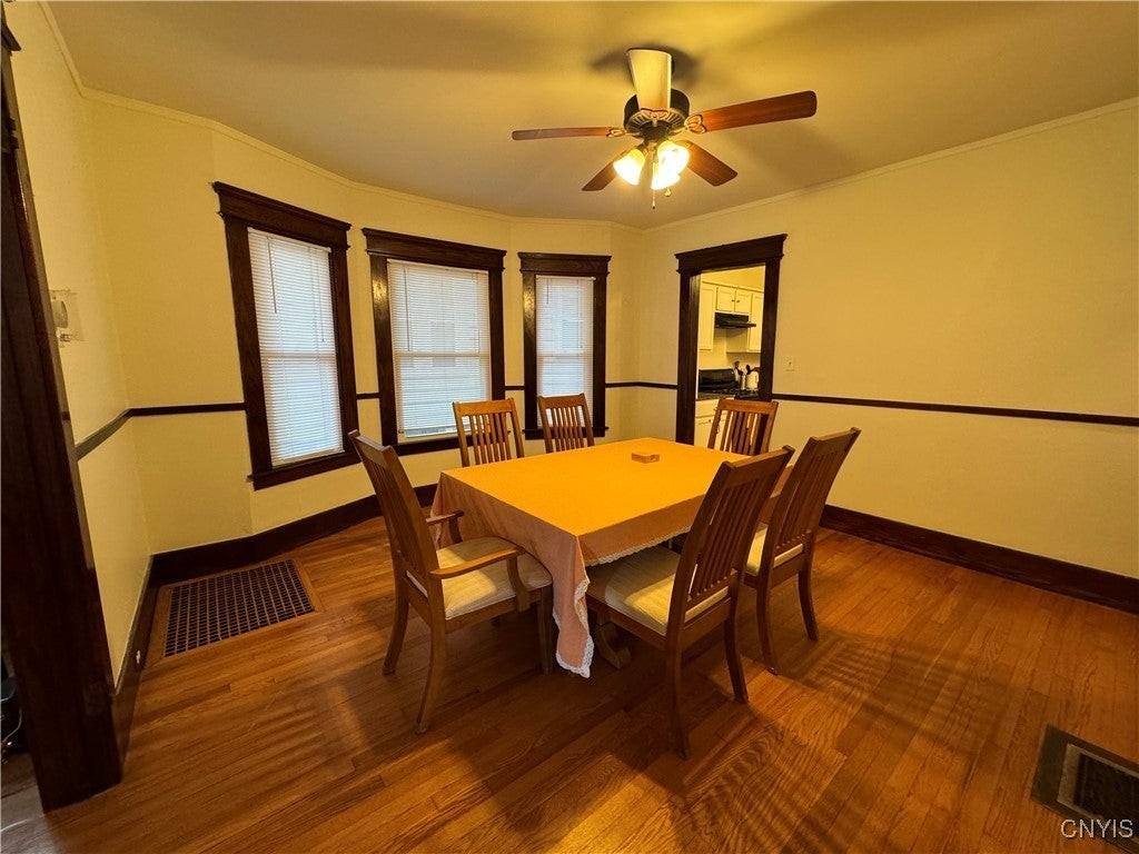 1036 Lancaster Ave - Photo 7 of 38