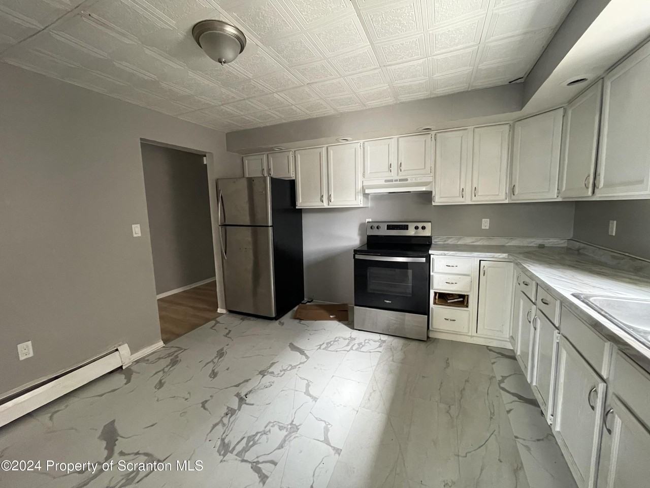 314 W Market St - Photo 5 of 7