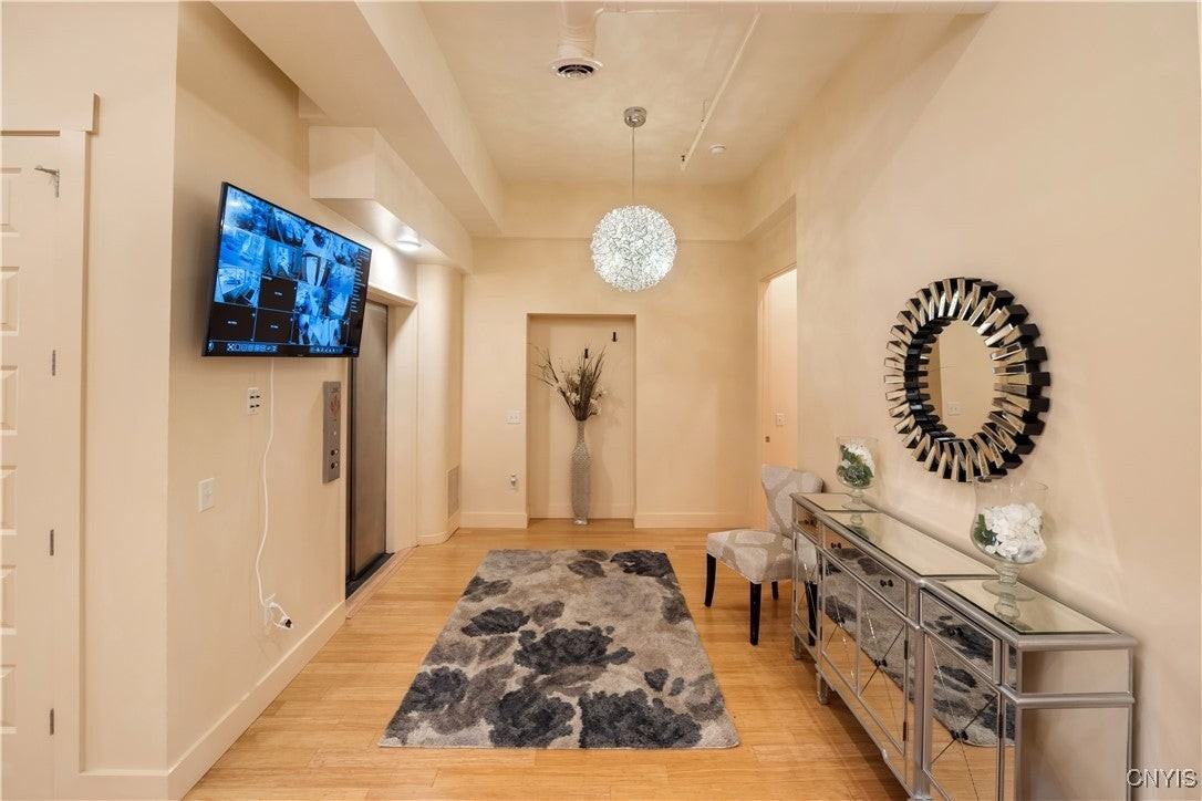 435 S Warren St - Photo 2 of 39