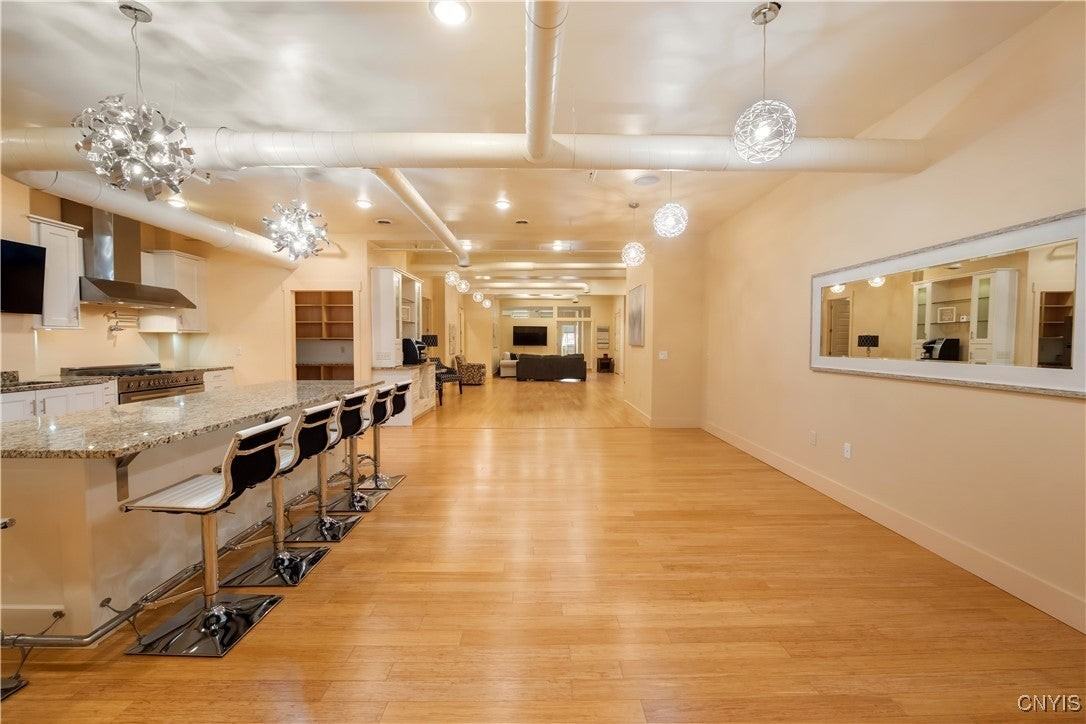 435 S Warren St - Photo 7 of 39