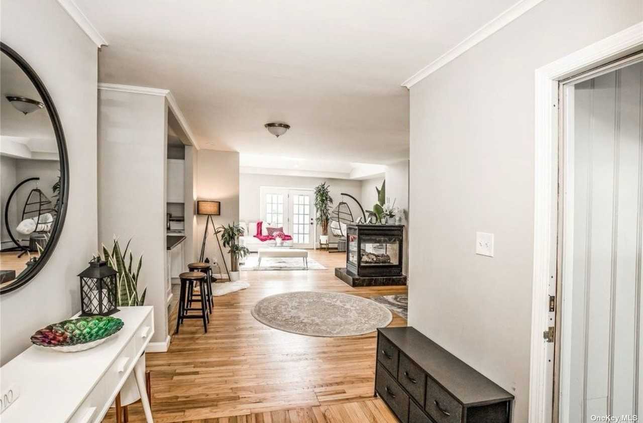 3251 Neptune Ave - Photo 2 of 18