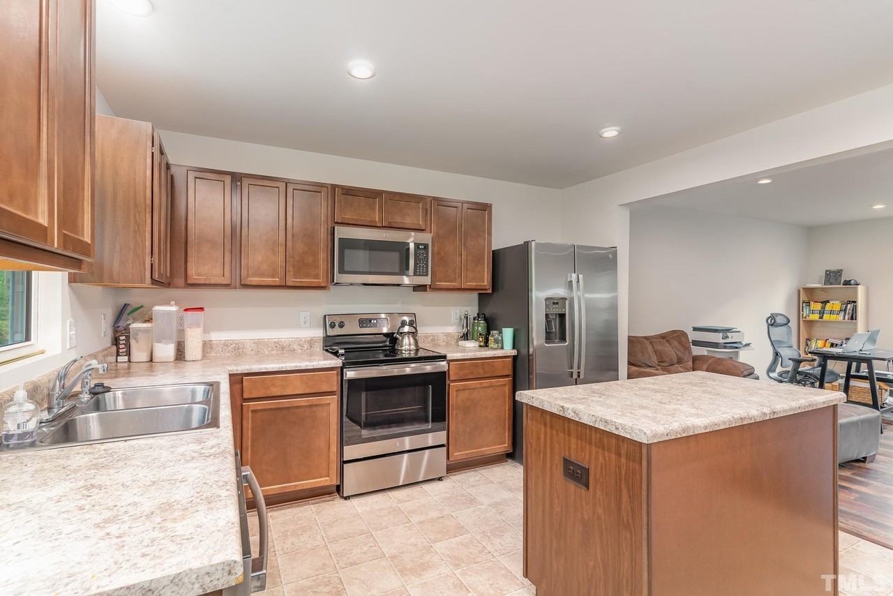 1531 Indigo Creek Dr - Photo 5 of 23