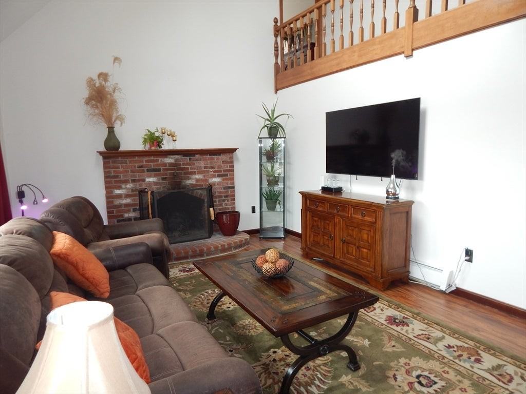 18 Powder House Ln - Photo 2 of 30