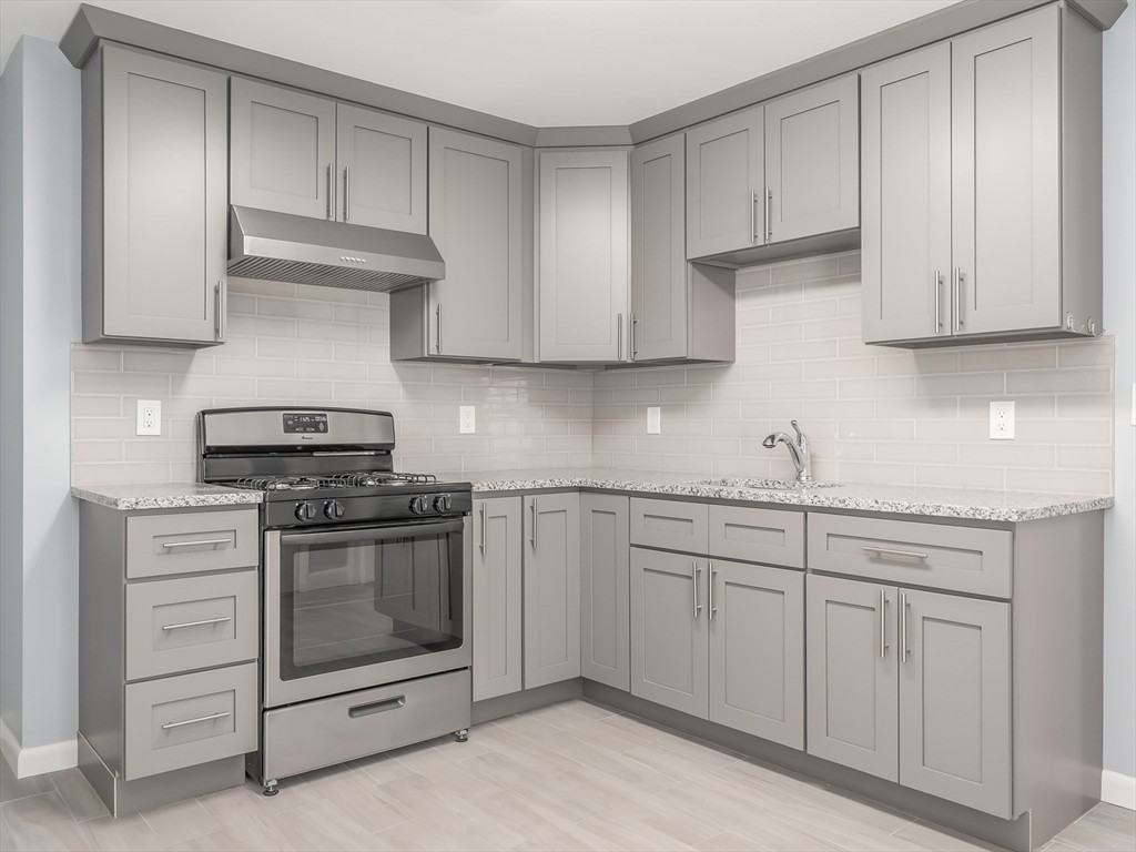 62 Temple St ##2 - Photo 2 of 18