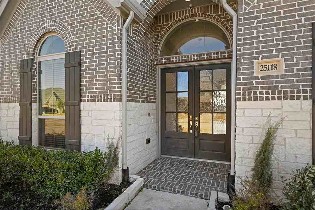 25118 Pinebrook Grove Ln - Photo 3 of 46