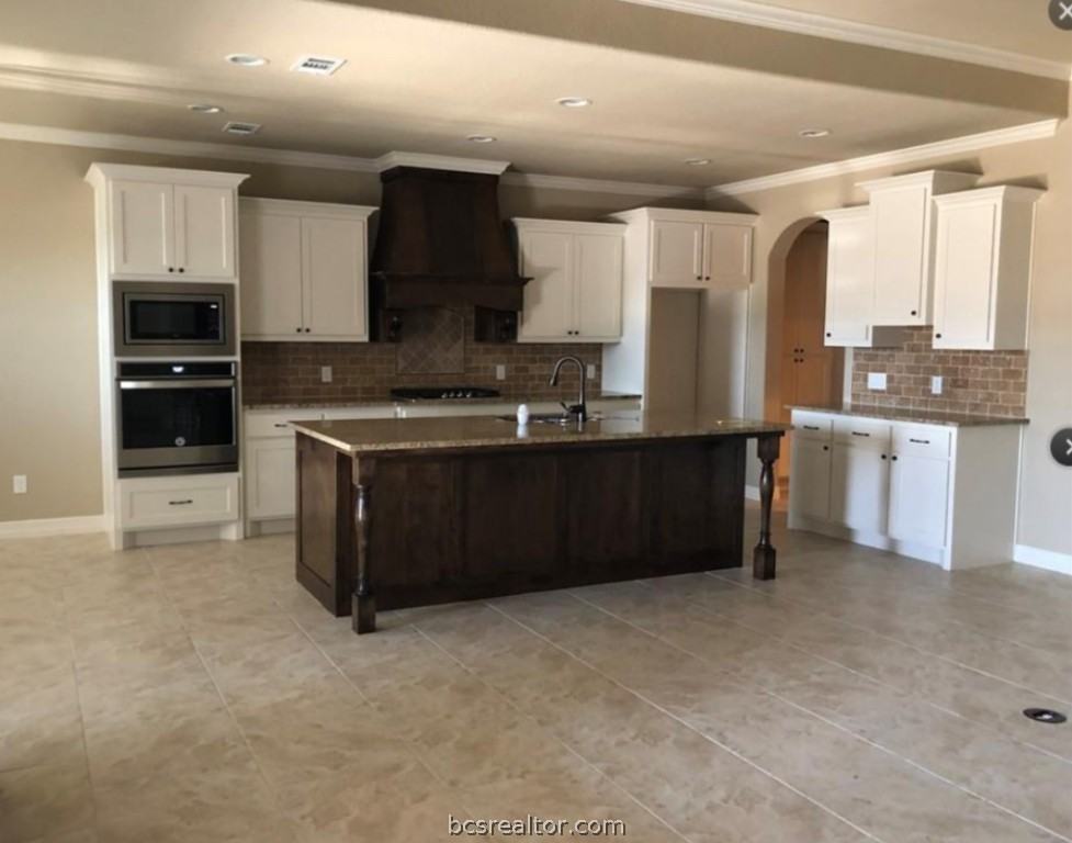 3918 Eskew Dr - Photo 2 of 11