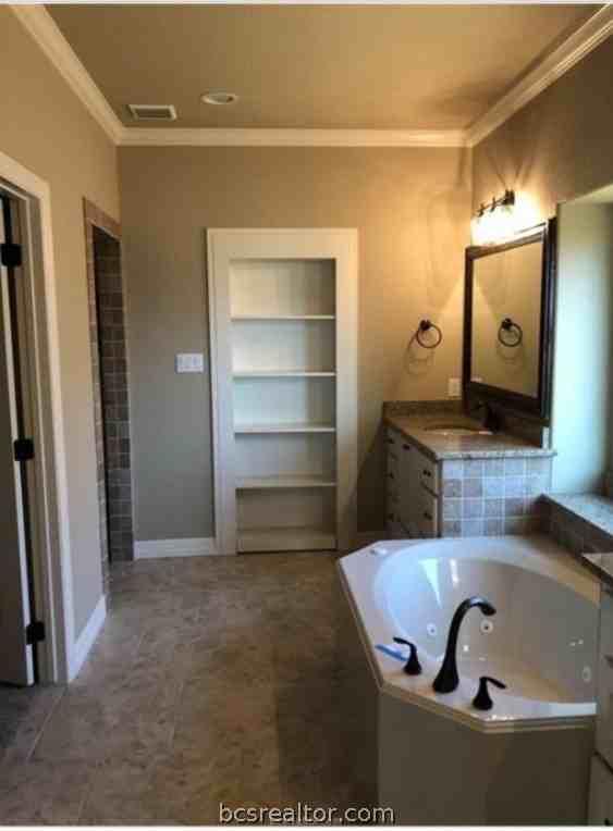 3918 Eskew Dr - Photo 6 of 11