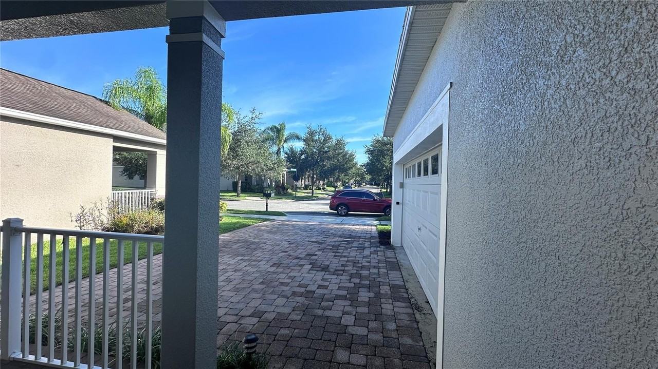 6204 Sunset Isle Drive - Photo 4 of 20