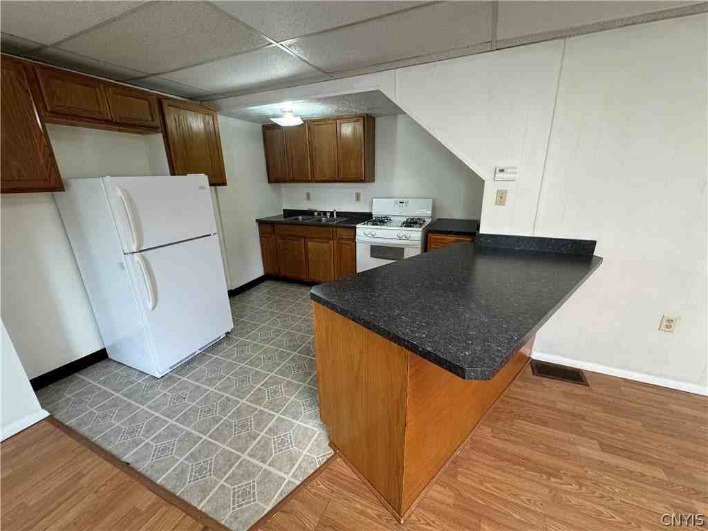 253 West 5th Street - Photo 7 of 18