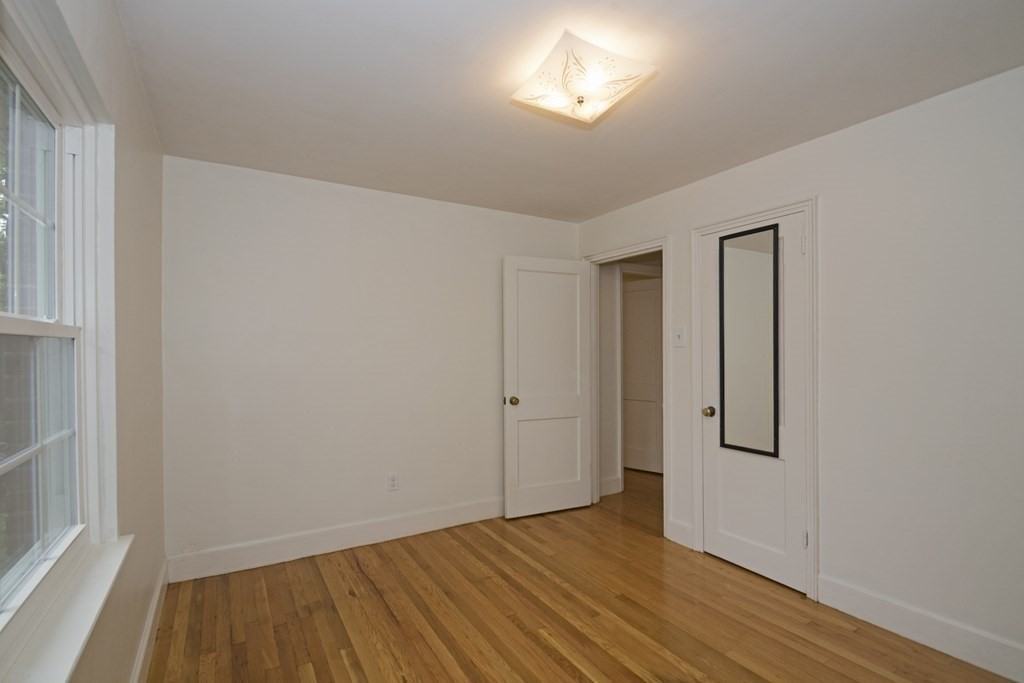 669 Vfw Pkwy - Photo 7 of 13