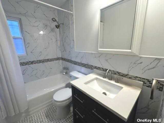 8789 191st St - Photo 3 of 11