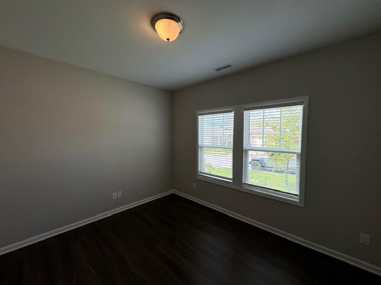 1603 Wrenn Rd - Photo 5 of 32