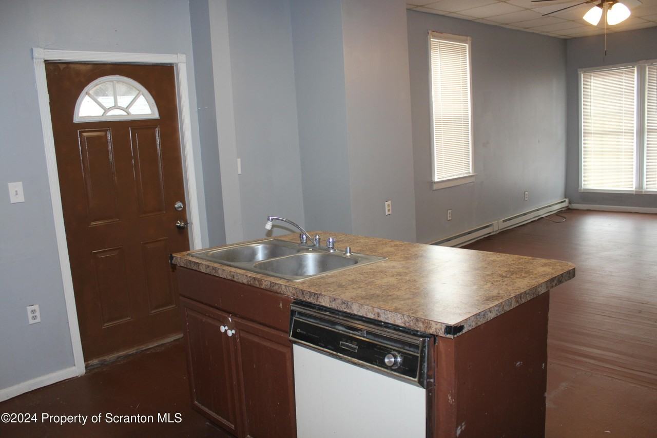 139 South St Street #6 - Photo 5 of 10