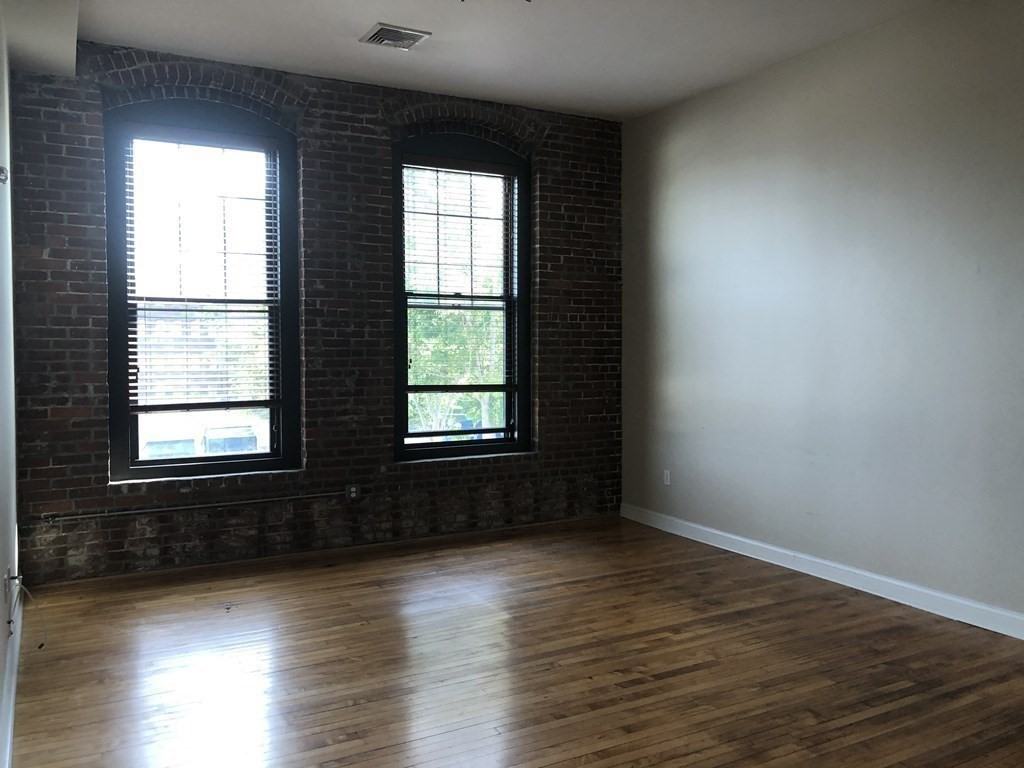 55 Park St ##3 - Photo 4 of 14