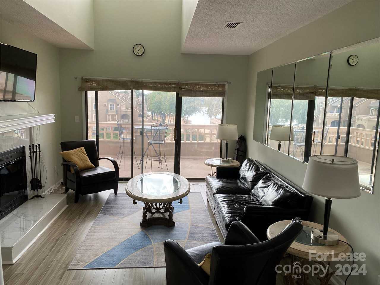 642 Portside Dr - Photo 2 of 18