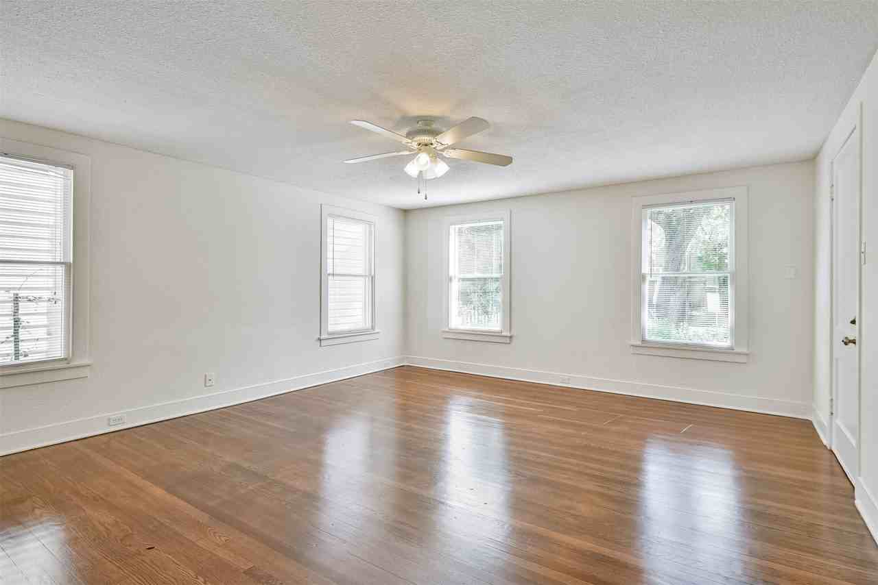 3218 Avenue O 1/2 ##1 - Photo 3 of 32