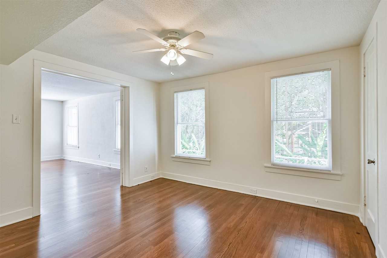 3218 Avenue O 1/2 ##1 - Photo 5 of 32