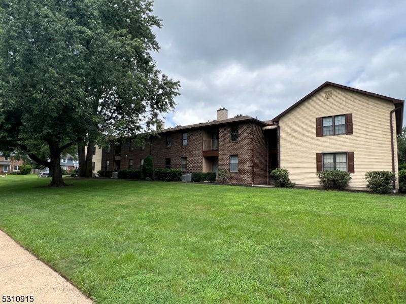 18C Foxhall - Photo 3 of 21