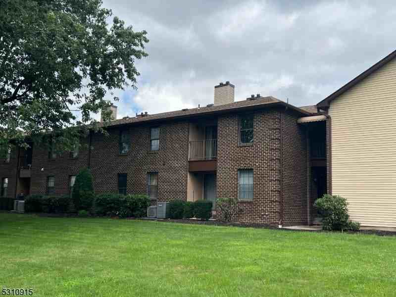 18C Foxhall - Photo 4 of 21